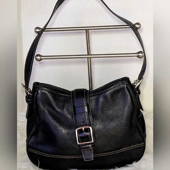 Coach Handbags - Coach 🔥 🔥🔥vintage Hampton Black Leather shoulder bag